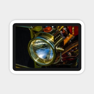 Brassy headlamp Magnet