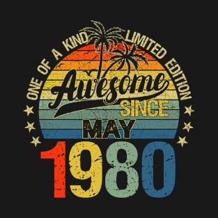 Vintage 42 Years Old May 1980 Decorations 42nd Birthday T-Shirt