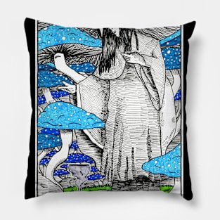 The Queen of Cups - The Tarot Restless Pillow