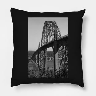 Yaquina Bay Bridge © Pillow