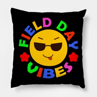 field day vibes emoji Pillow
