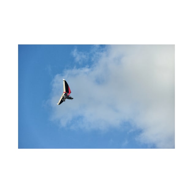 Microlight in flight on approach to the airfield by richflintphoto