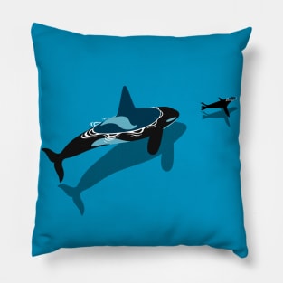 killer whale hunt Pillow