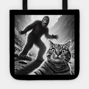 Cat found out Bigfoot exists! Tote