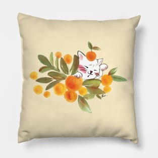 Lucky golden white cat Pillow