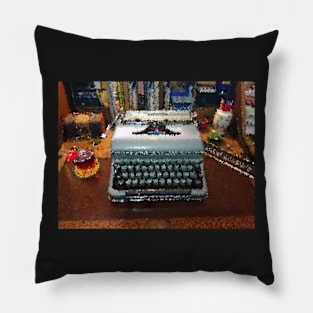 BLUEBIRD VINTAGE TYPEWRITER Pillow