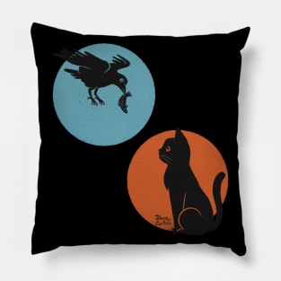 Crow friend Pillow