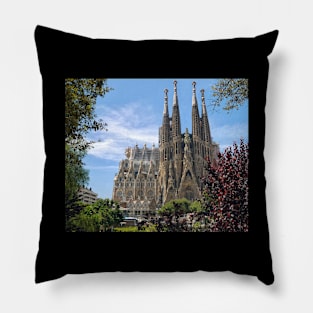 Sagrada Família Pillow