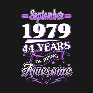 September 1979 44 Years Of Being Awesome 44th Birthday Gift T-Shirt