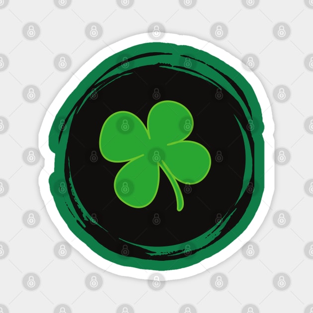 Green shamrock Magnet by Kenizio 