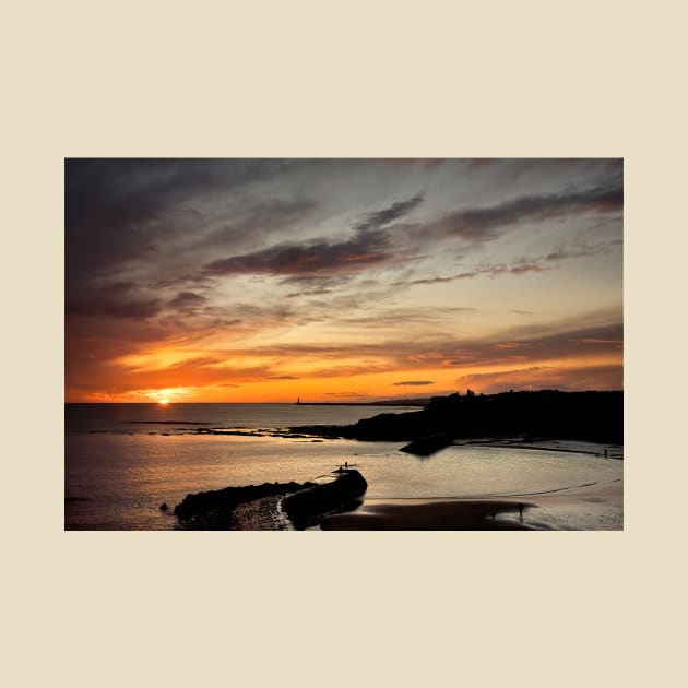 December sunrise over Cullercoats Bay by Violaman