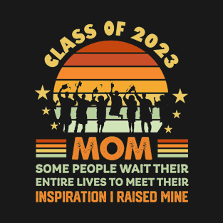 Proud Senior Mom Class of 2023 T-Shirt