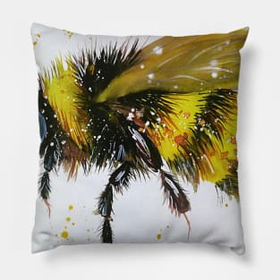 Bumble bee in Flight Pillow