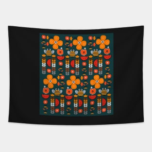 Modern decor with funny bees Tapestry