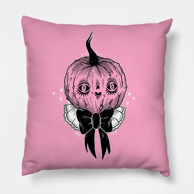 Pumpkin Queen Pillow by lOll3