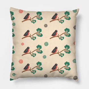 bird perch on tree Pillow