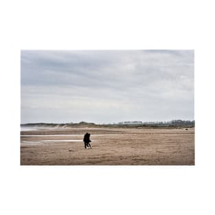 Romantic embrace on a beach - Alnmouth, Northumberland, UK T-Shirt