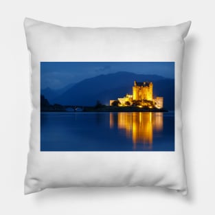 Eilean Donan Castle Pillow