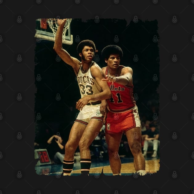 Kareem Getting Position on Wes Unseld by MJ23STORE