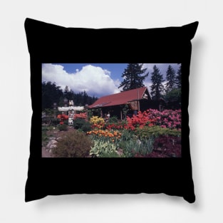 Capilano Suspension Bridge Park . Pillow