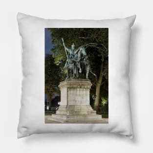 Equestrian Statue of Charlemagne © Pillow
