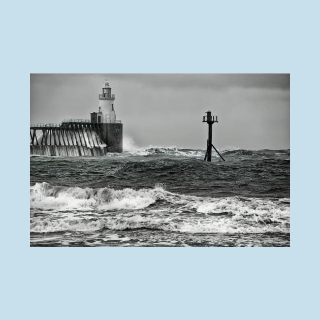 Rough Sea in Northumberland by Violaman