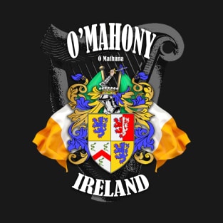 O'Mahony Family Crest Ireland Coat of Arms and Irish Flags T-Shirt