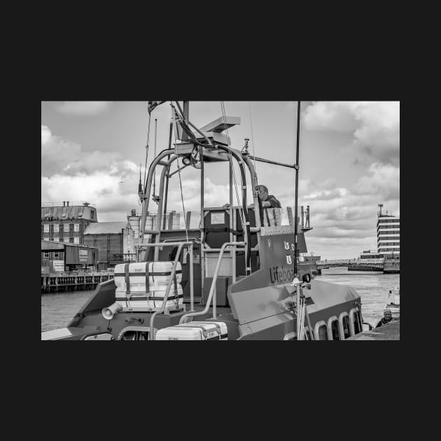 RNLI lifeboat in Great Yarmouth harbour by yackers1