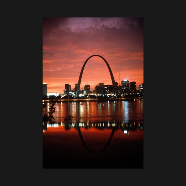 The St. Louis Arch at Dusk Photograph by Bravuramedia