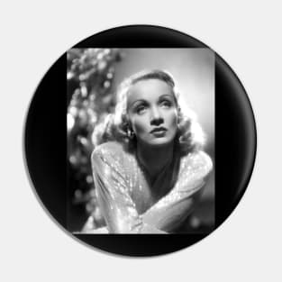 Marlene Dietrich look Pin