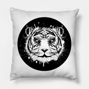 Head of a white tiger Pillow