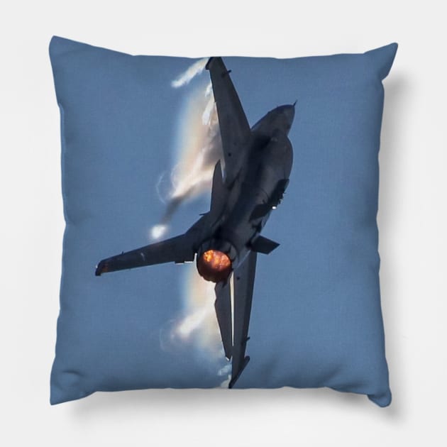F-16C Viper Afterburner Climb with Vapor Pillow by acefox1