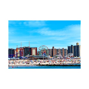 Coney Island Beach - In Front of the Wonder Wheel T-Shirt