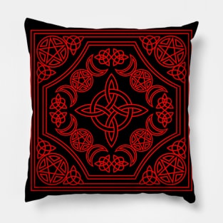 Celtic knot in red Pillow