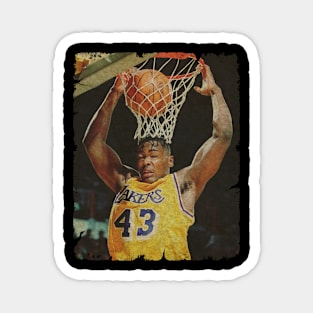 Corie Blount in Lakers Magnet