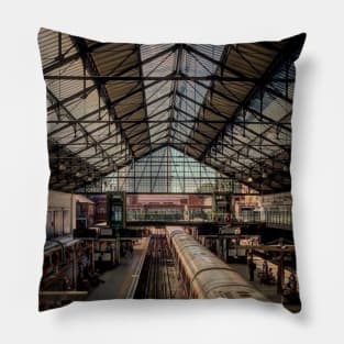 London station Pillow