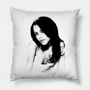 Young Aaliyah Vintage Retro Style Pillow