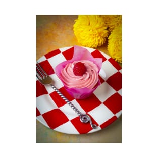 Pink Cupcake On Checker Plate With Yellow Mums T-Shirt