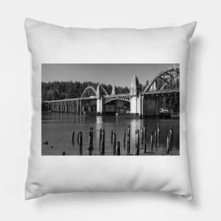 Siuslaw River Bridge © Pillow