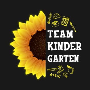 Team Kindergarten Shirt First Day Preschool Back to School Sunflower Gift T-Shirt