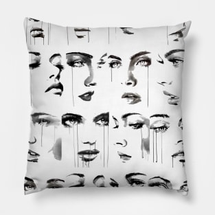 16 faces Pillow