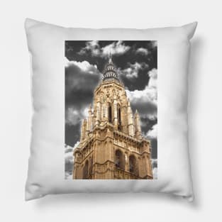 bell tower. Catedral de Toledo. torre sineira Pillow