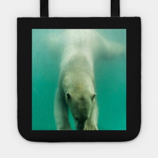 Polar bear swimming under water Tote