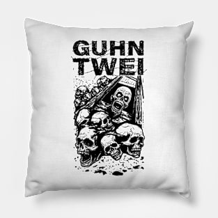 GUHN TWEI - Hymne a la guillotine Pillow