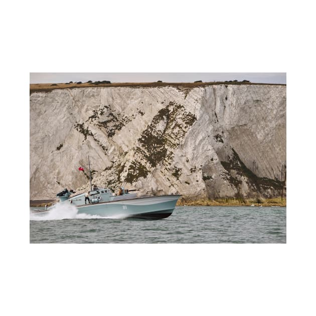 Motor Gun Boat at Speed off the Isle of Wight by richard49