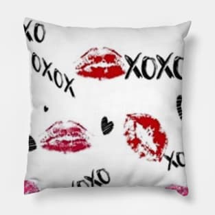 Valentine’s Day xoxo Pillow