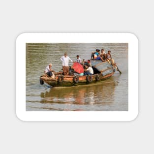 Boats on the Hooghly 03 Magnet