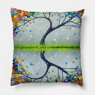 The tree of happiness Pillow