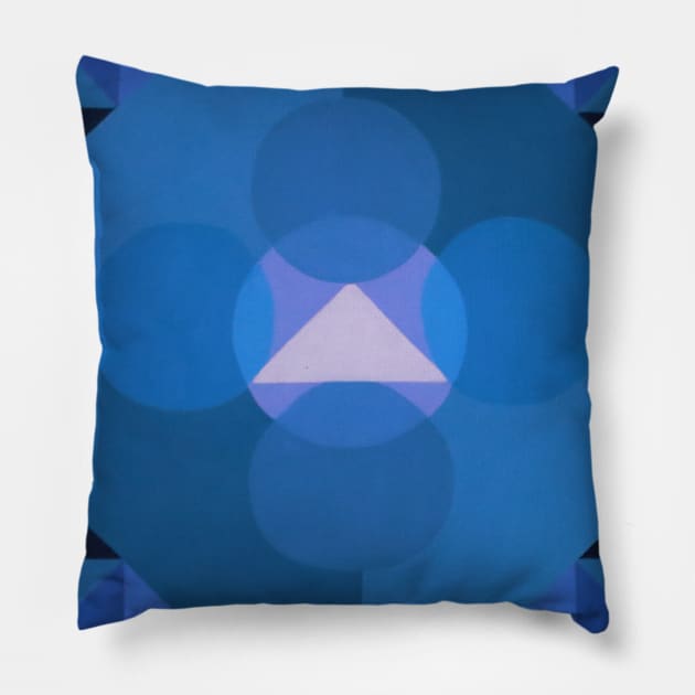 Equilibrium Geometric Pillow by Dauri_Diogo