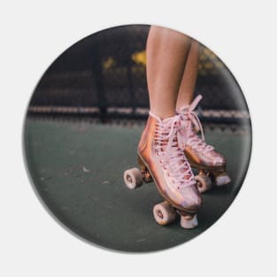 pink rollerskates Pin